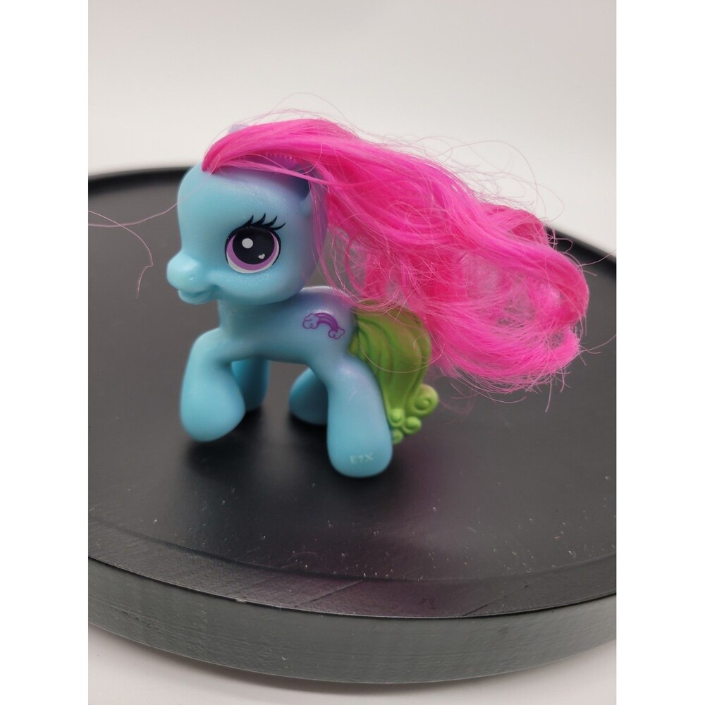 McDonald's Happy Meal 2009 My Little Pony Friendship Magic Rainbow Dash Figure